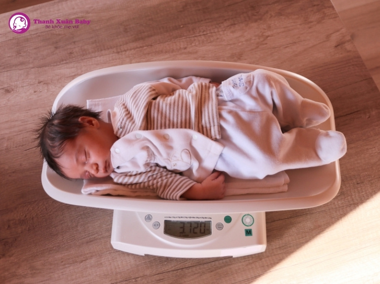 nhược điểm khi cho trẻ uống 2 loại sữa công thức